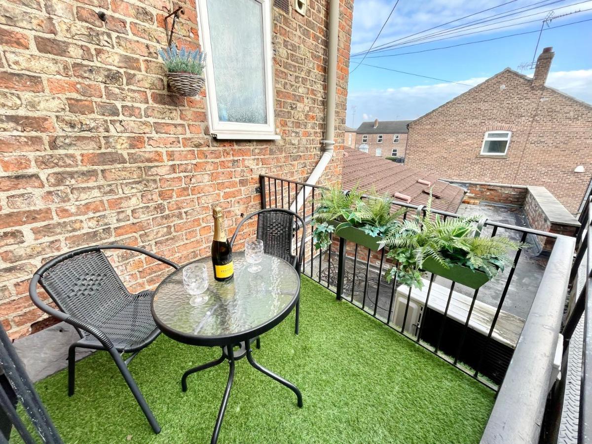 Russets Rest Apartment York Exterior photo